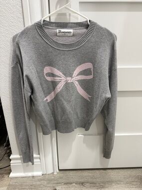 No Boundaries Gray Sweater with Pink Bow Graphic
